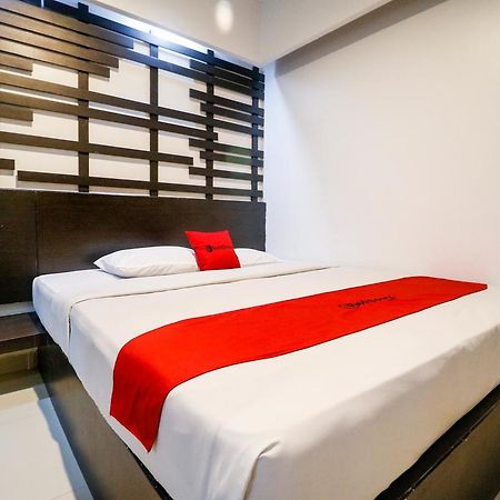 Reddoorz Plus Near Pasar Wisata Pekanbaru Exterior foto