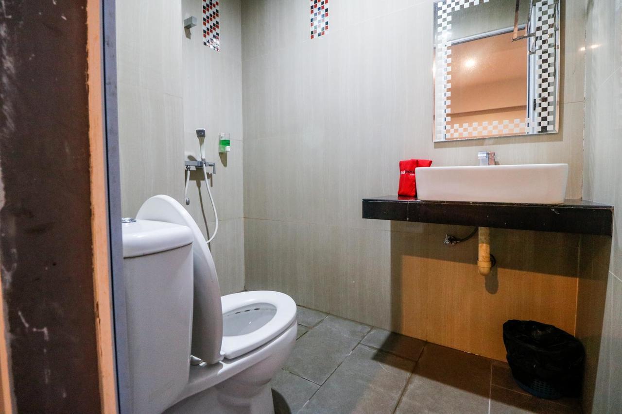 Reddoorz Plus Near Pasar Wisata Pekanbaru Exterior foto