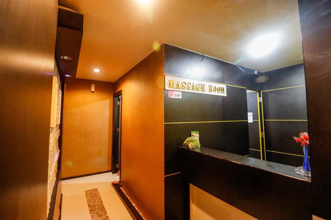 Reddoorz Plus Near Pasar Wisata Pekanbaru Exterior foto