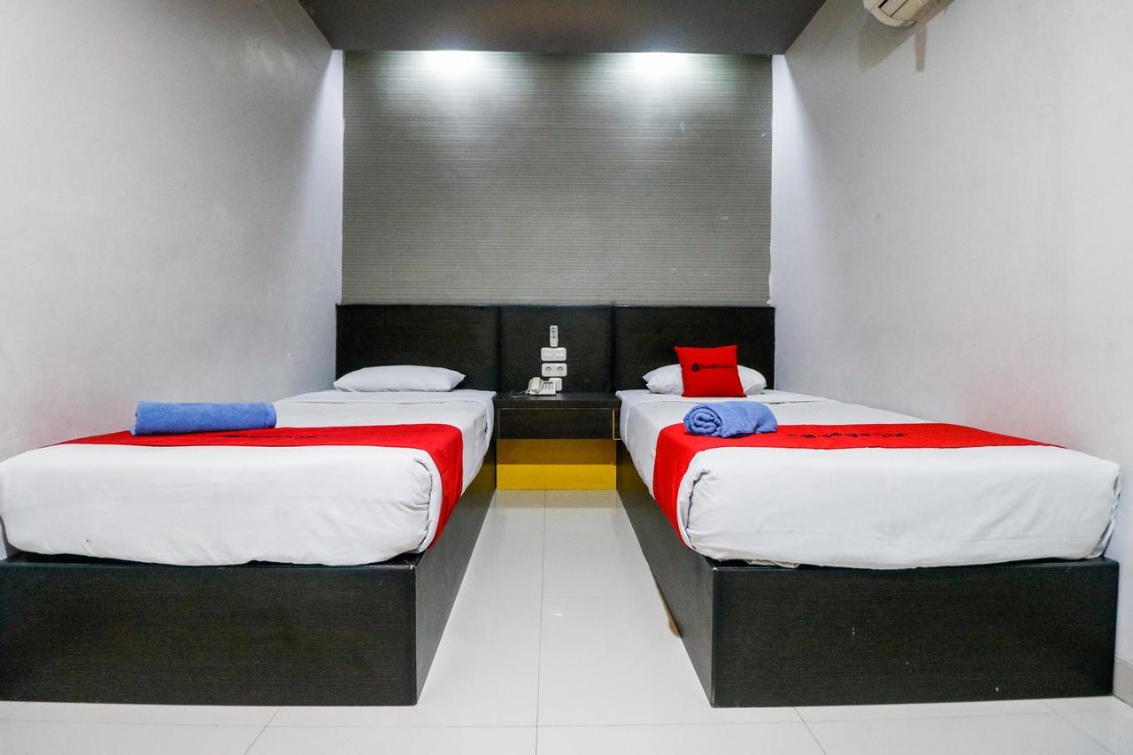 Reddoorz Plus Near Pasar Wisata Pekanbaru Exterior foto